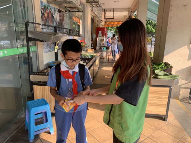 三鄉(xiāng)鎮(zhèn)開展“守護(hù)校園安全，護(hù)學(xué)禁毒兩不誤”宣傳活動(dòng)三鄉(xiāng)鎮(zhèn)開展“守護(hù)校園安全，護(hù)學(xué)禁毒兩不誤”宣傳活動(dòng)