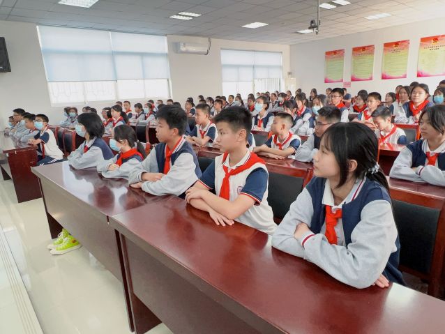 三鄉(xiāng)鎮(zhèn)開(kāi)展“上好開(kāi)學(xué)第一課，師生共筑‘防毒墻’”活動(dòng)圖片1.JPG