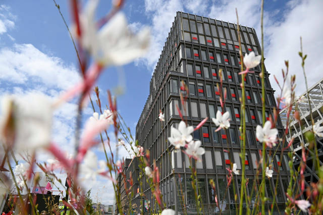 這是7月23日拍攝的巴黎奧運村內(nèi)中國體育代表團成員居住的公寓。新華社圖